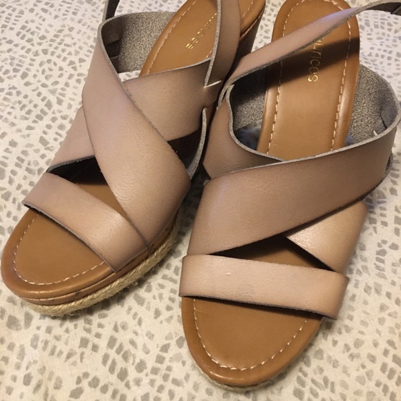 Maurices wedge sandal size 8 - Picture 2 of 4